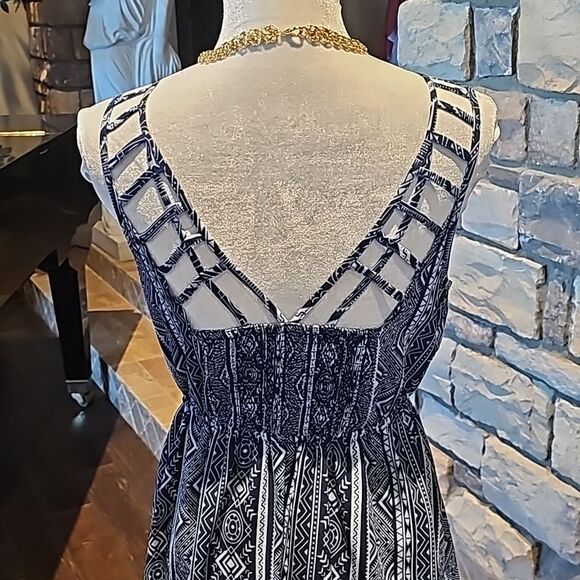 Strappy sundress size medium by Miss Daisy - Picture 4 of 10